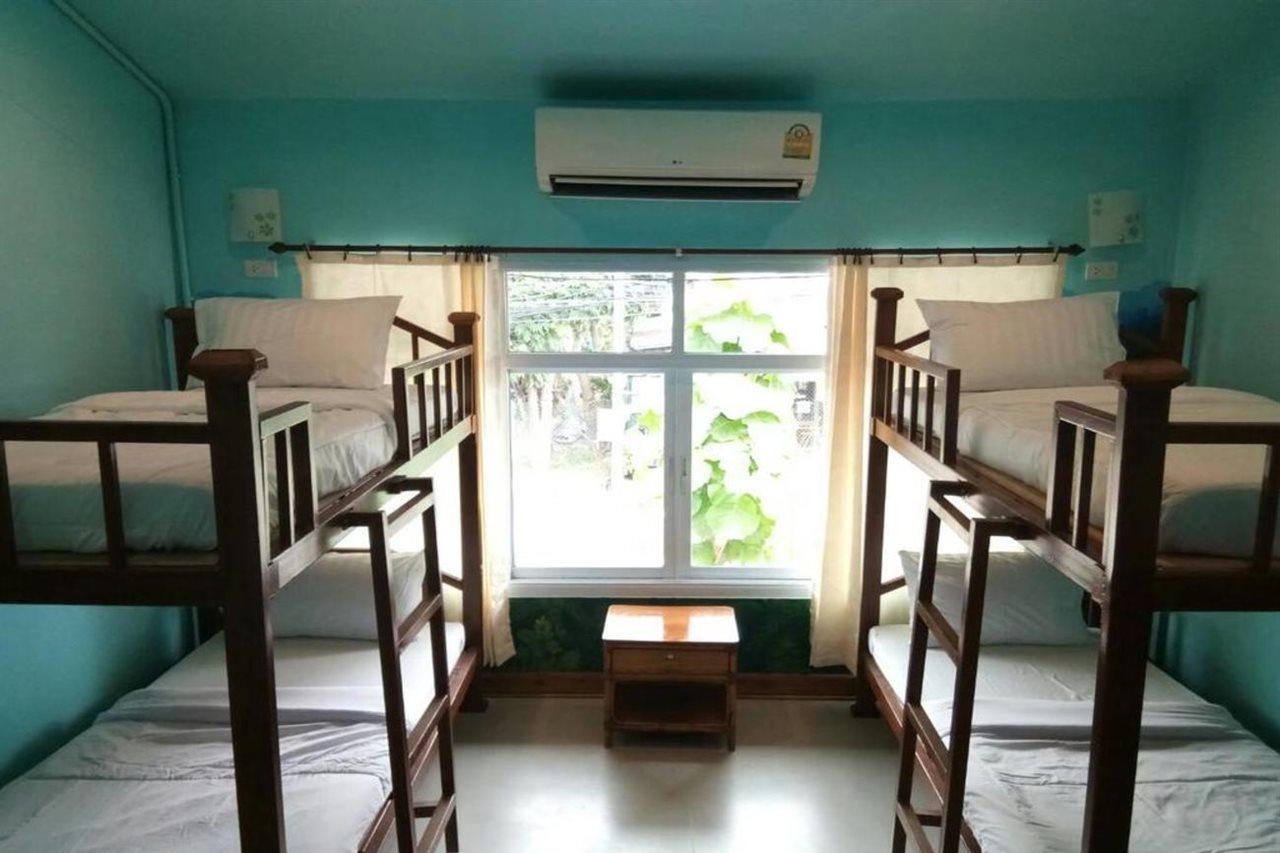 The Corner Transit Hostel Самуй Екстер'єр фото