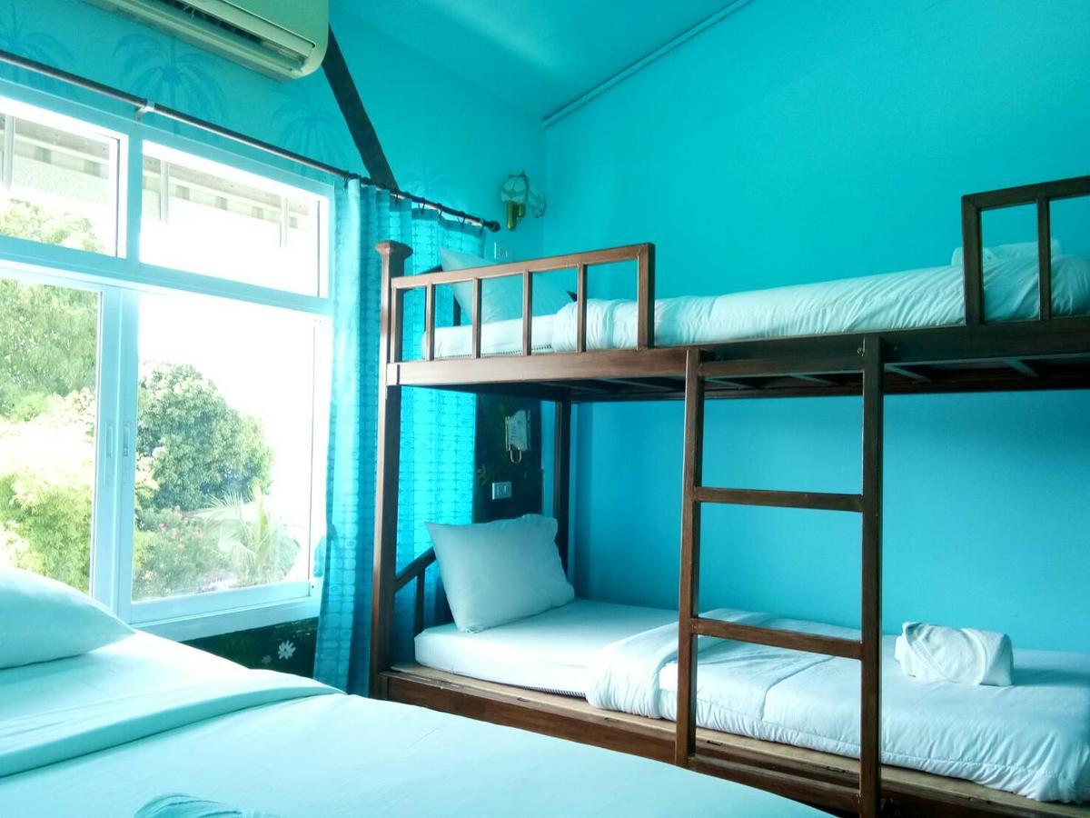 The Corner Transit Hostel Самуй Екстер'єр фото