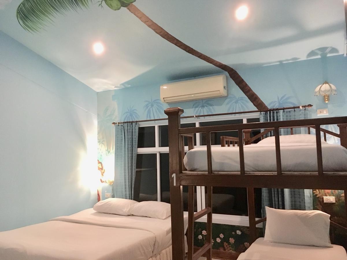 The Corner Transit Hostel Самуй Екстер'єр фото