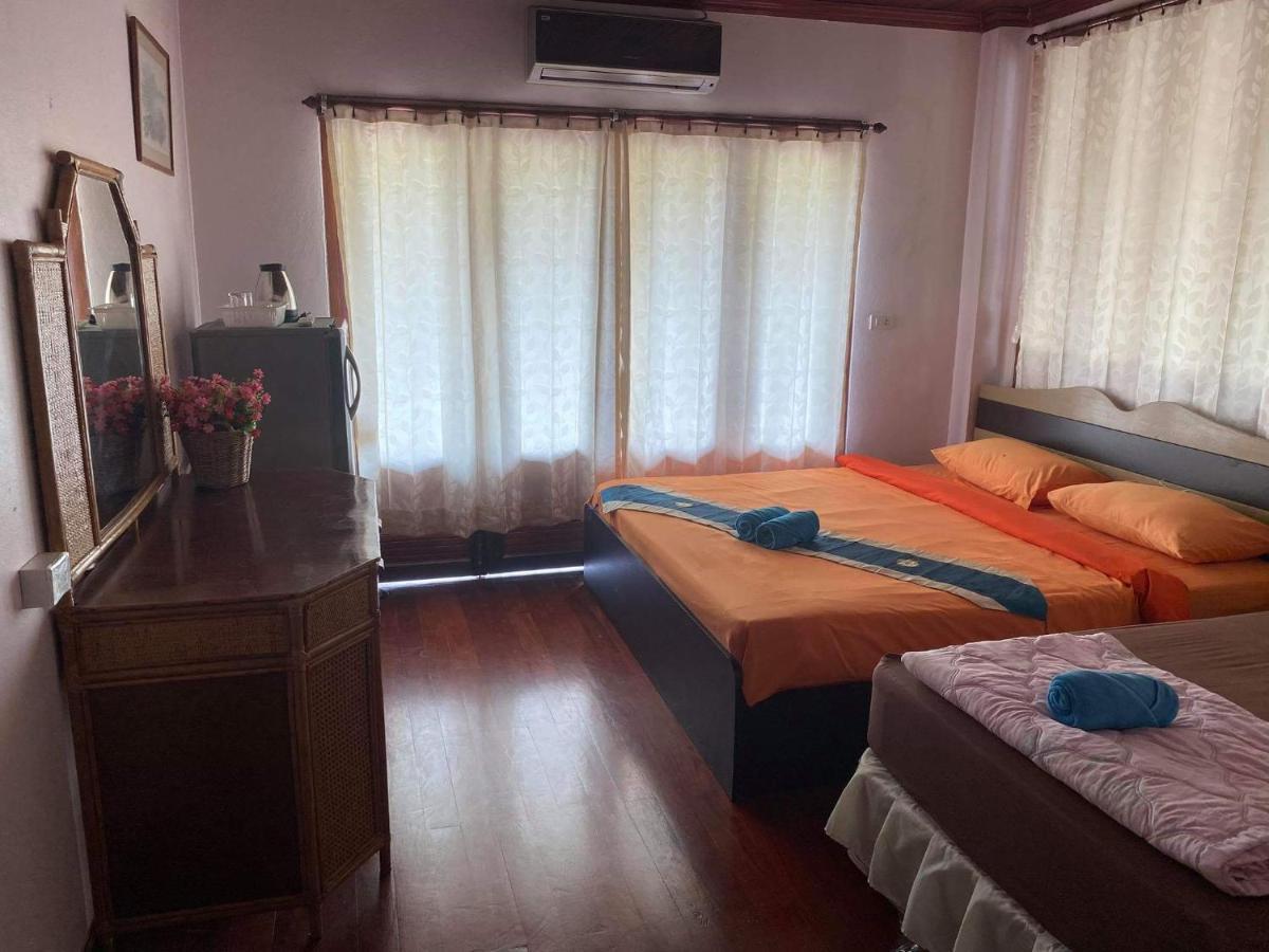 The Corner Transit Hostel Самуй Екстер'єр фото